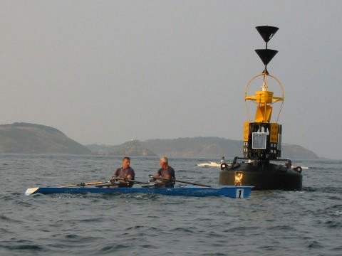 Double scull rounds and offshore mark in the Channel Islands © Julie Duquemin